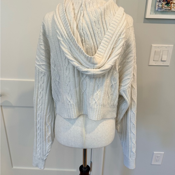 ALO Yoga White Cable Knit Cropped Sweater - Picture 8 of 11